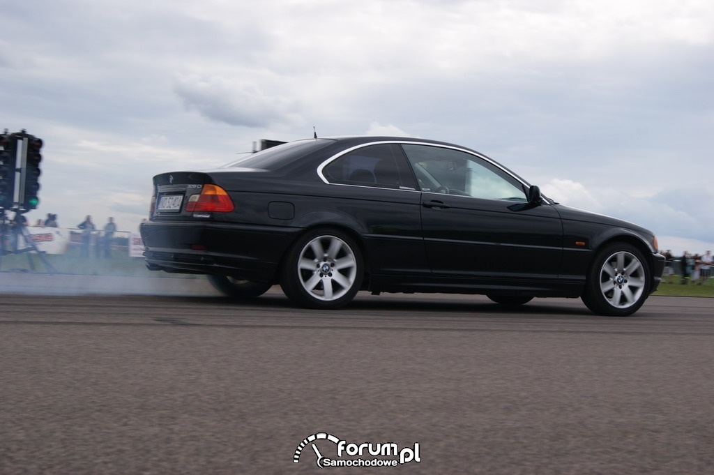 Bmw 328ci vs bmw 330ci