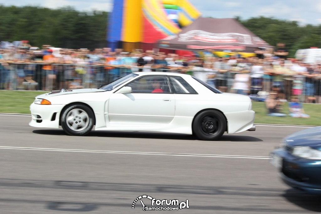 Nissan skyline gtst vs gtr #9