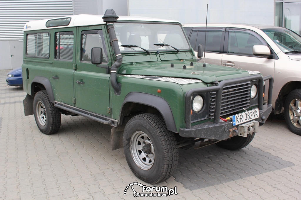 Land Rover Defender 110