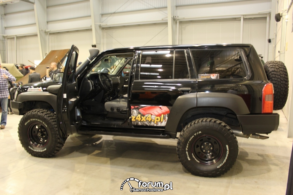 Nissan Patrol GU4, bok