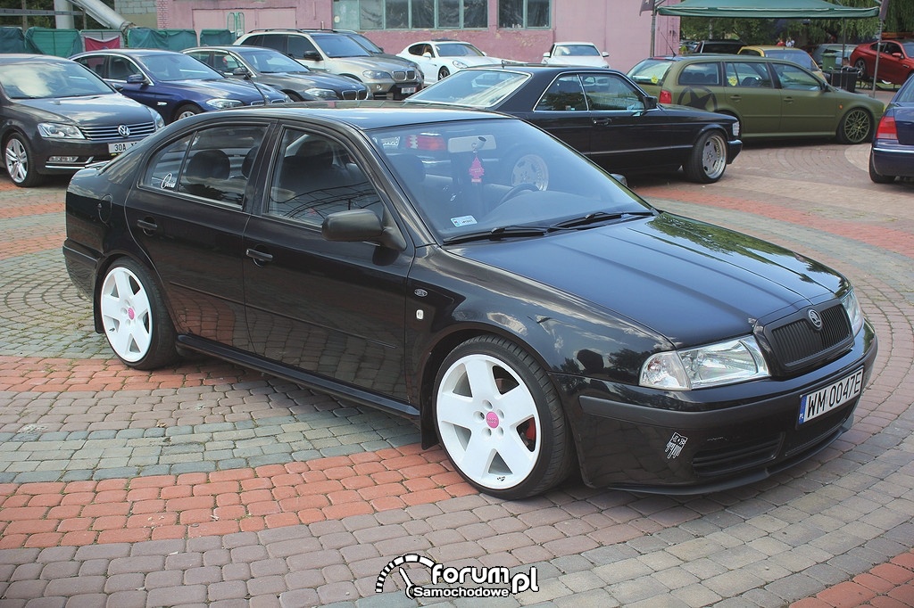 Skoda Octavia I, białe alufelgi