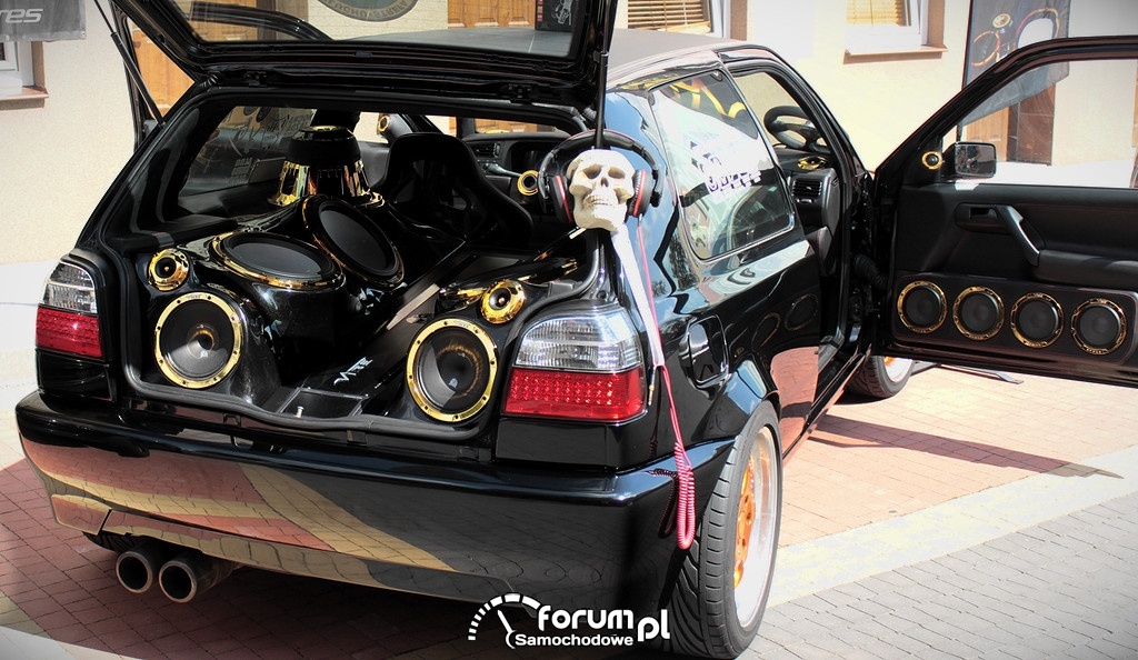 Zabudowa car audio, VW Golf III