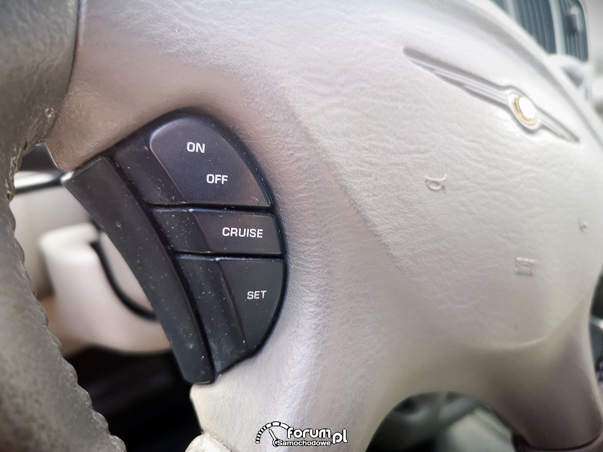Chrysler Grand Voyager 3.3 LIMITED, przyciski od tempomatu