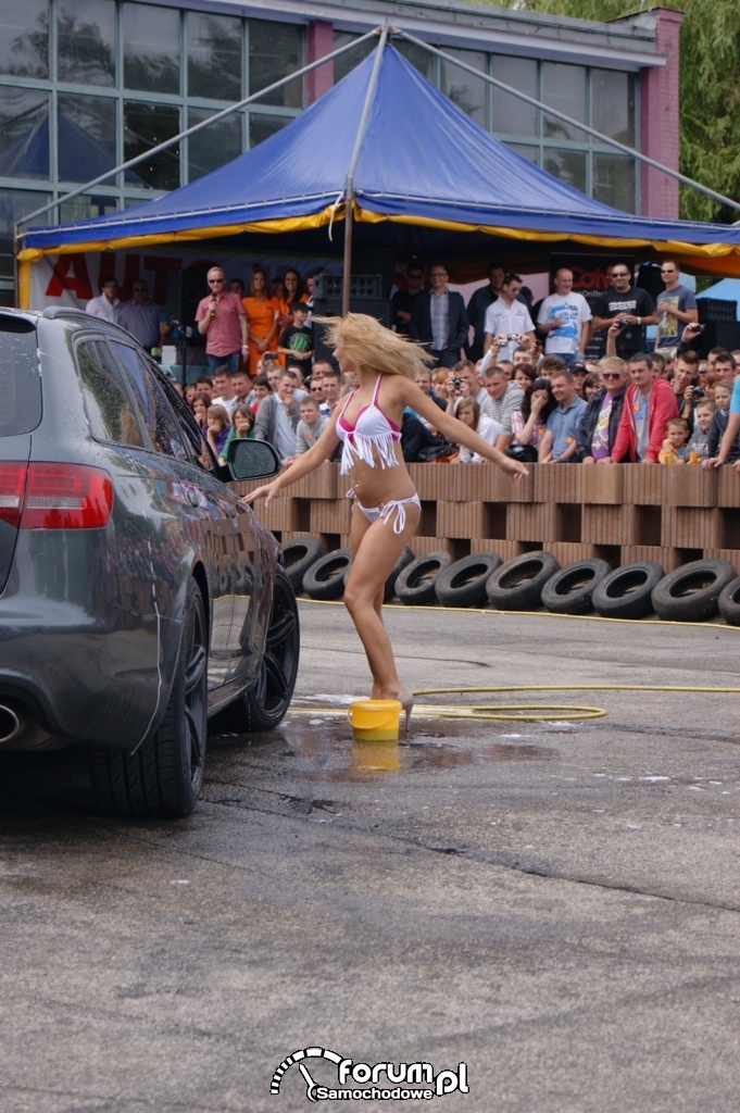 Myjnia bikini, dziewczyny, carwash, 14