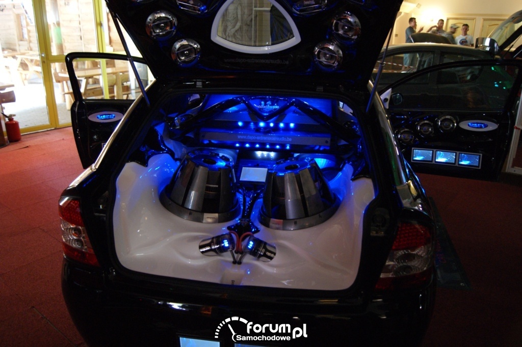 Zabudowa bagażnika Car Audio - Opel Astra Coupe
