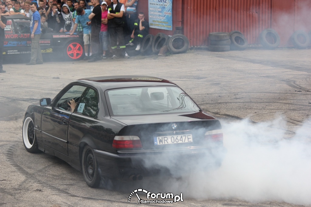 BMW E36 serii 3 coupe, palenie gumy, 4