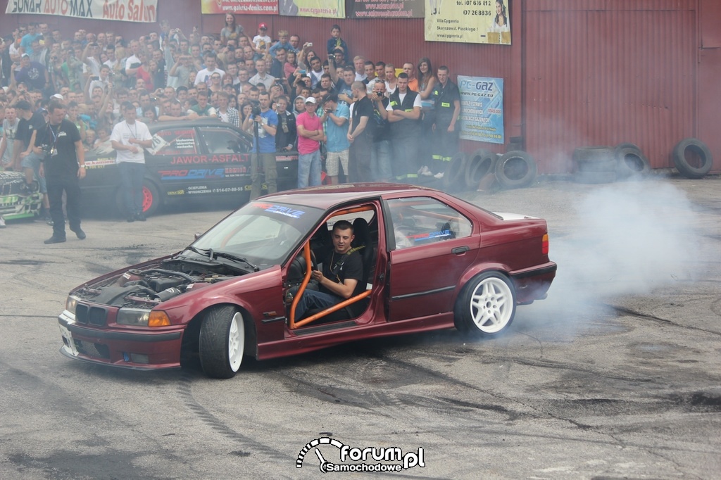 BMW E36 serii 3, palenie gumy, 9
