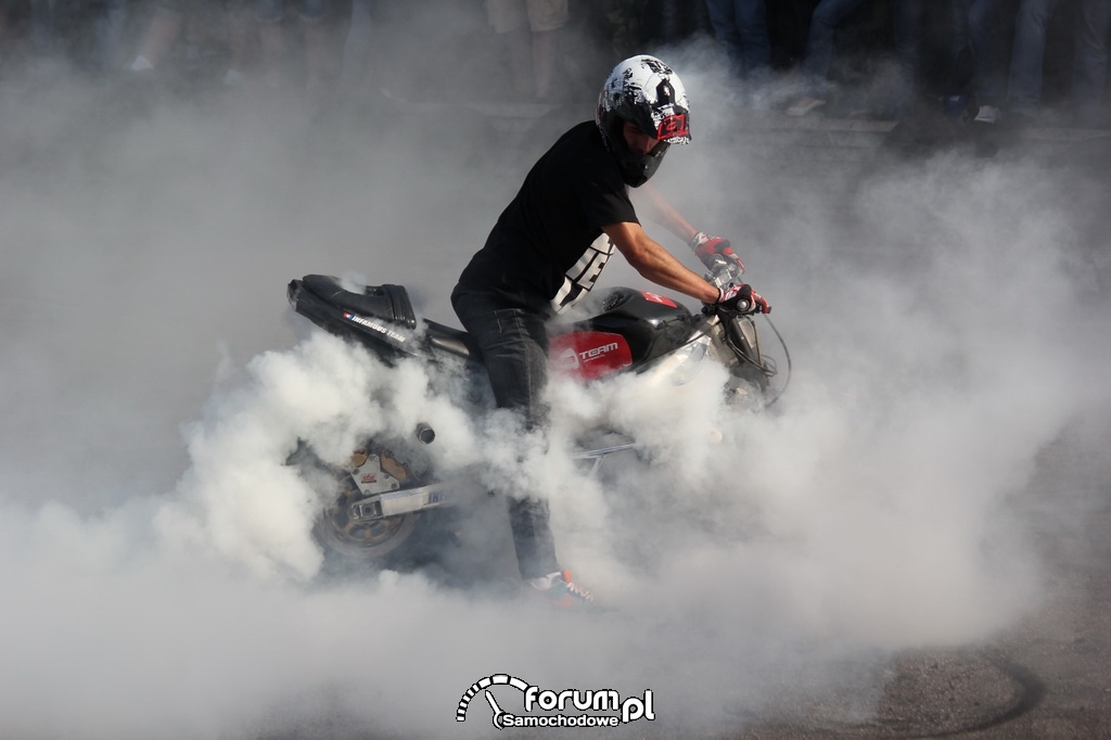 Pokazy Stuntu Motocyklowego, 12