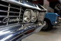 Chevrolet Impala 327, emblemat na przednim grillu