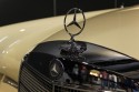 Mercedes-Benz W111, Gwiazda, logo na masce