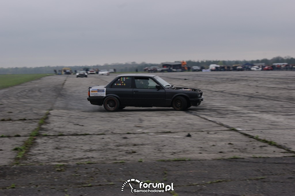 BMW E30, lotnisko, drift, 11
