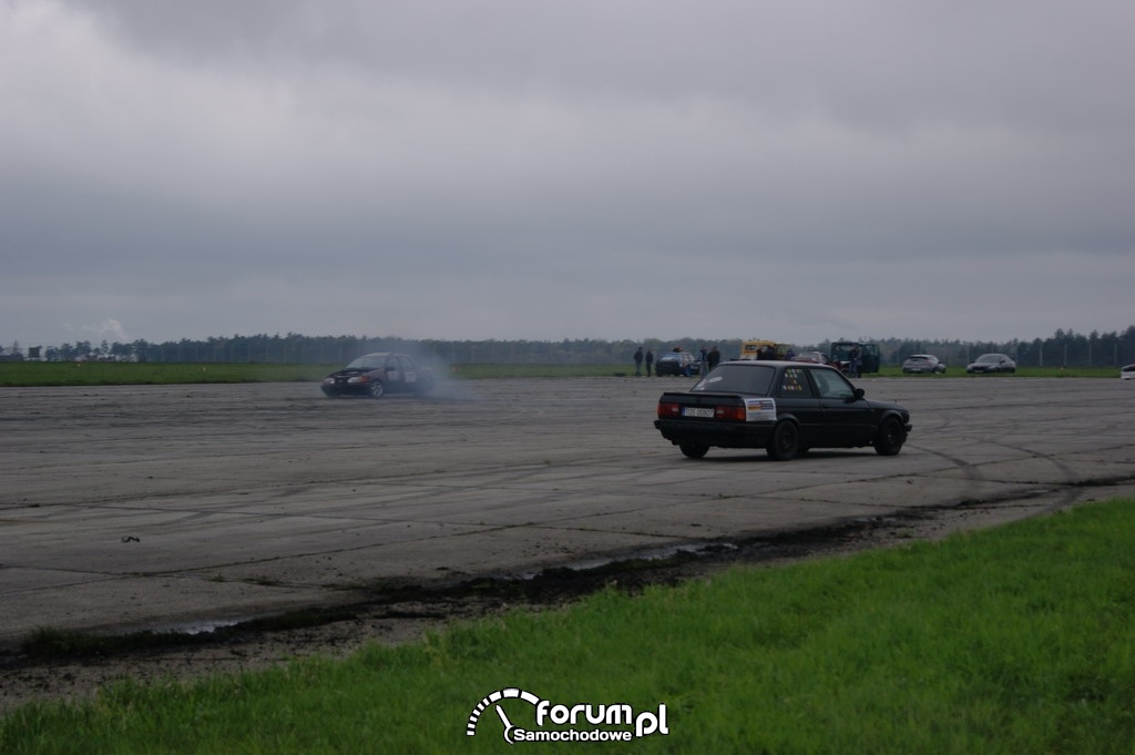 BMW E30, lotnisko, drift, 2