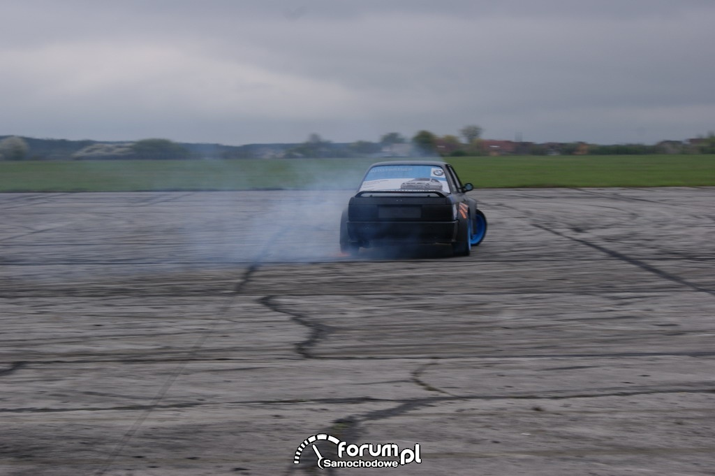 BMW E30, lotnisko, drift, 8