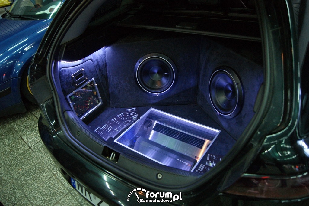 Alfa Romeo 159 wagon, zabudowa bagażnika Car audio