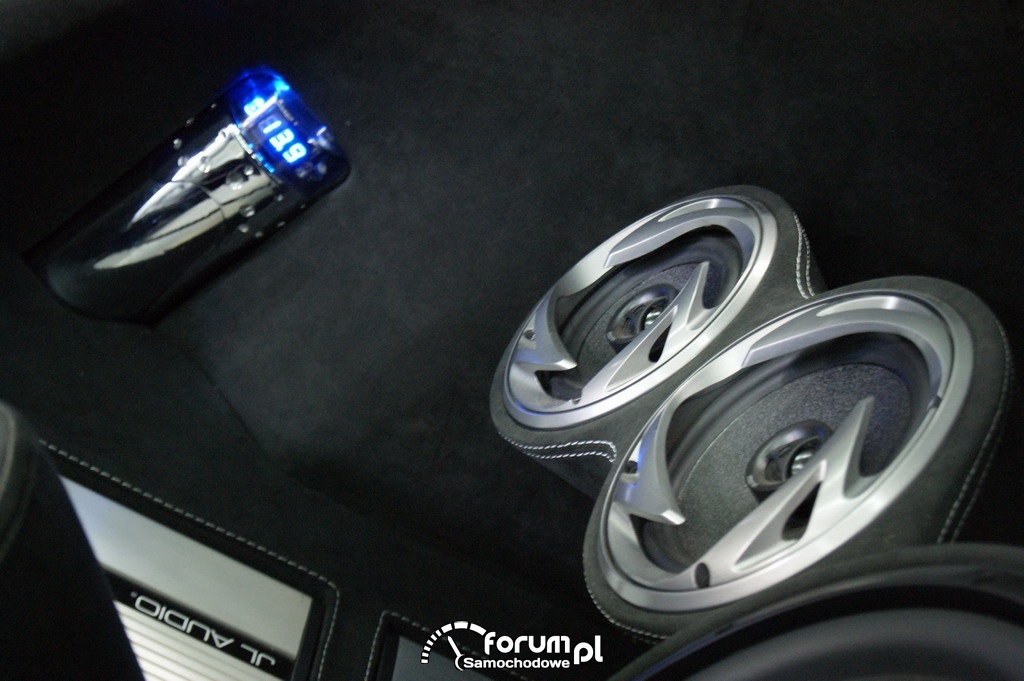 Zabudowa bagażnika Car audio, JL Audio