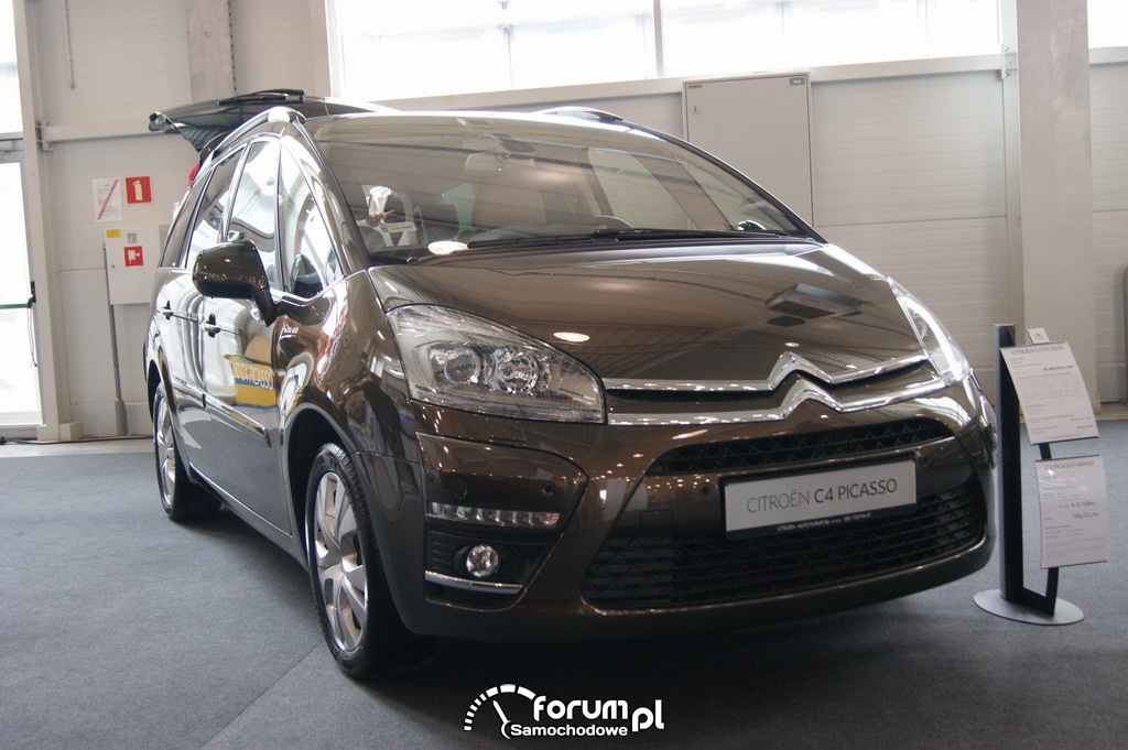 Targi AutoSalon, bass i tuning