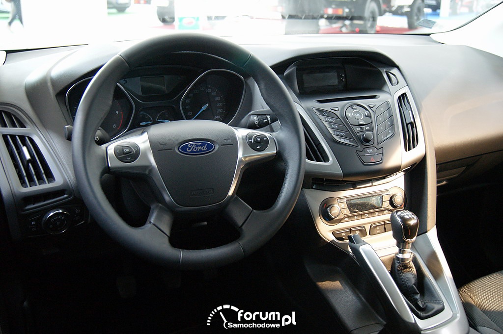 Ford Focus, deska rozdzielcza zdjęcie AutoSalon Bass i