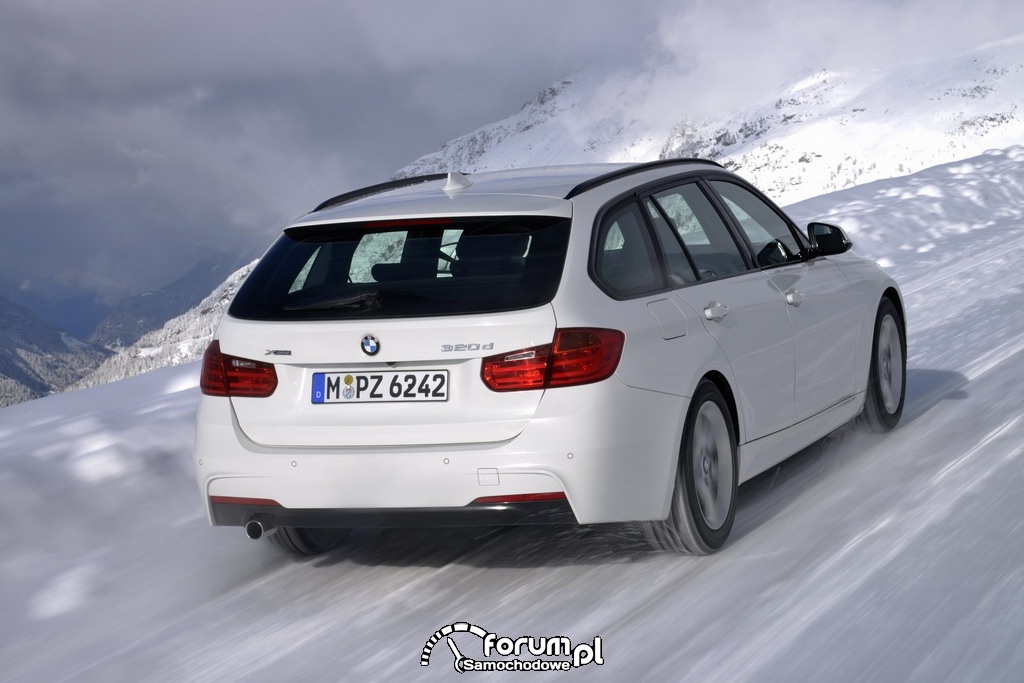 BMW 320d xDrive Touring, tył, zima w górach