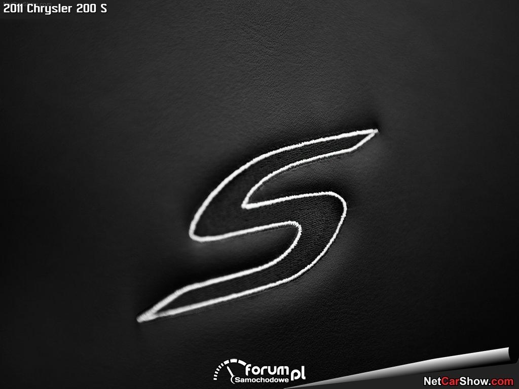 Chrysler 200 S