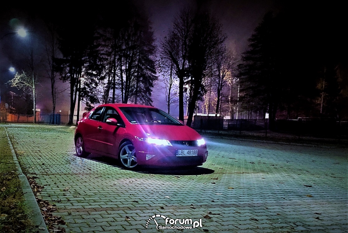 CIvic VIII nocą