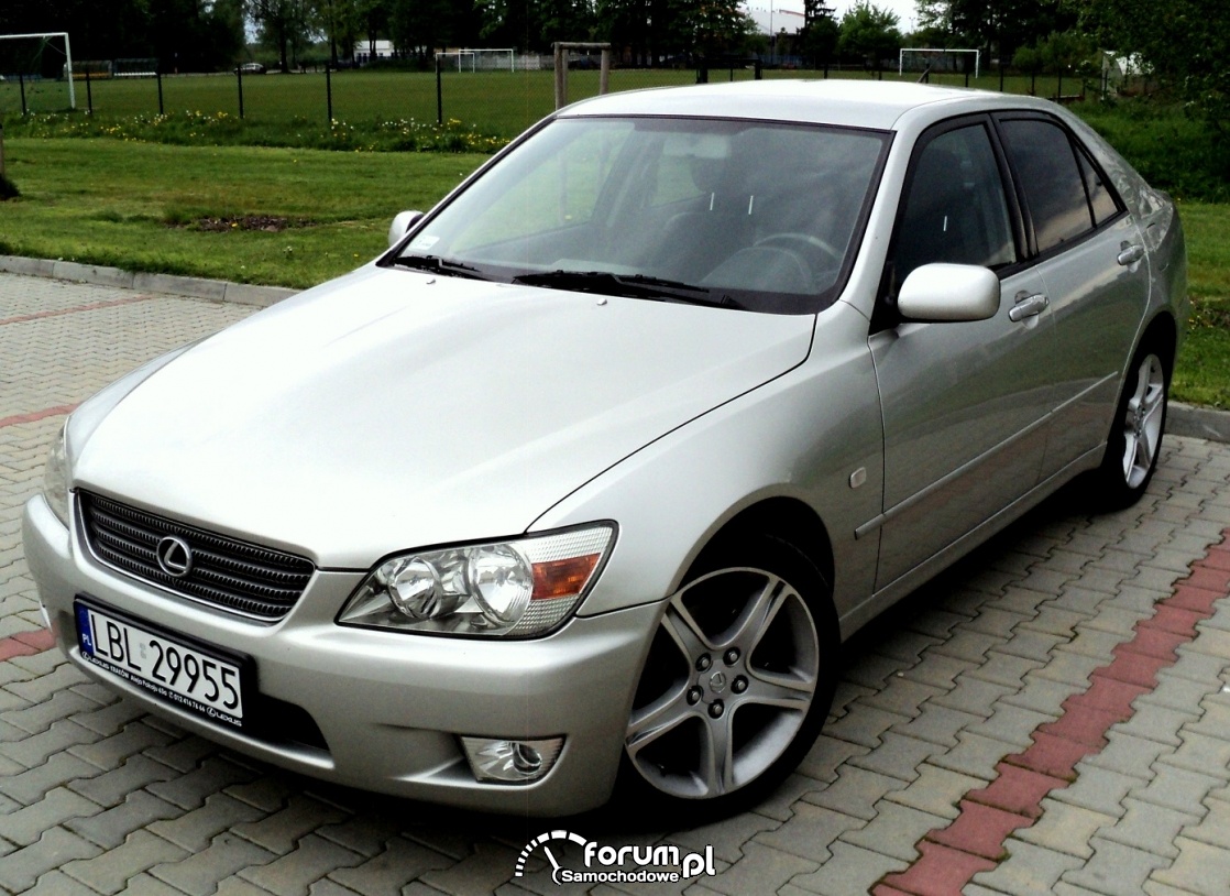 Lexus IS 200 zdjęcie dzida