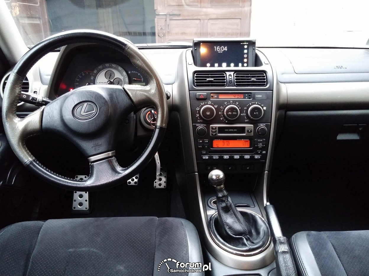 Lexus IS 200, wnętrze zdjęcie dzida