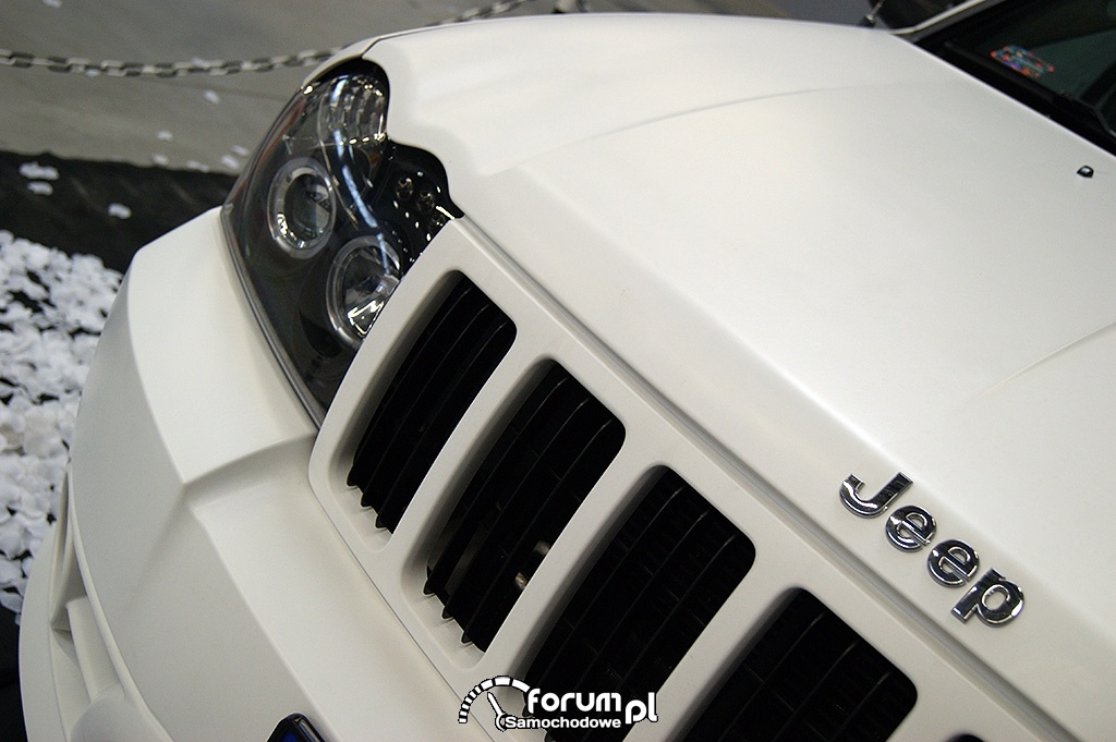 Jeep Grand Cherokee, przednia lampa i grill