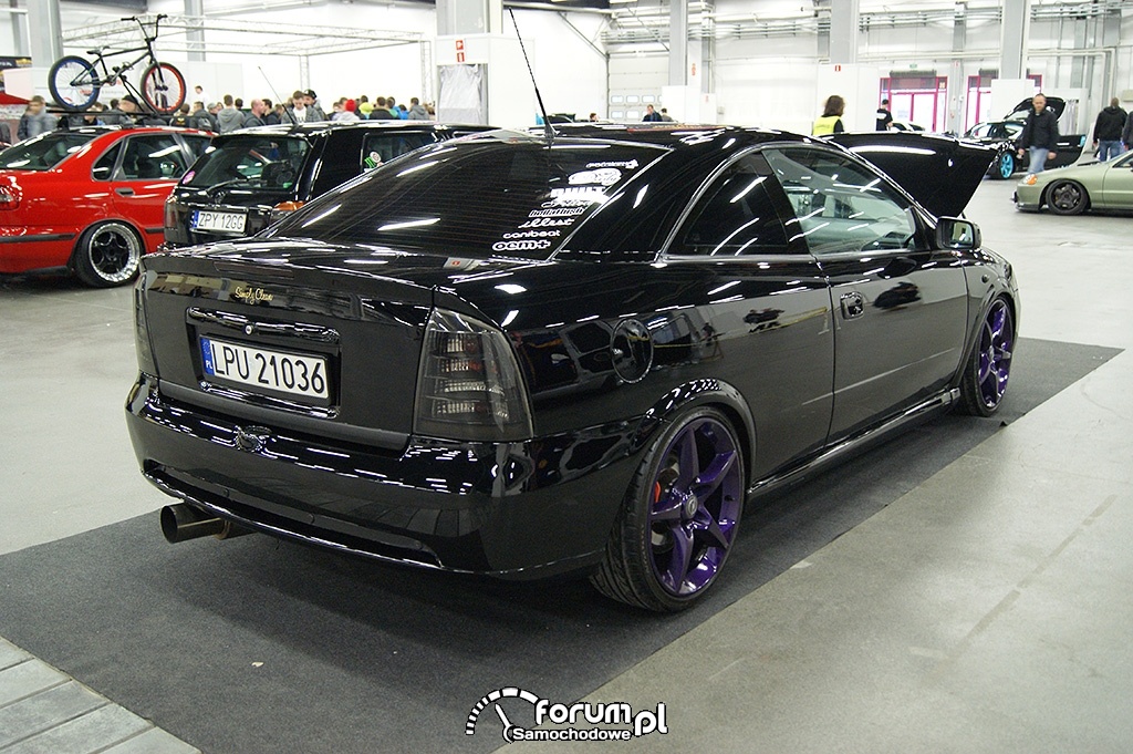 Opel Astra II Coupe, tył