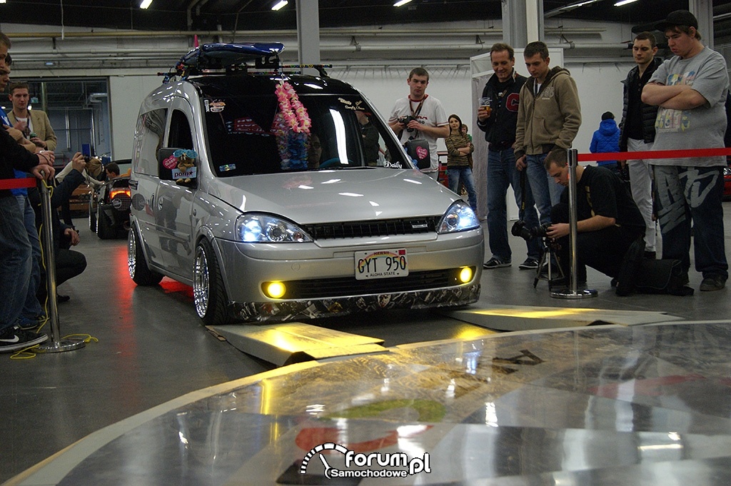 Opel Combo, wjazd na obrotnicę