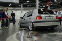 Volkswagen Golf III, srebrny, zjazd z obrotnicy