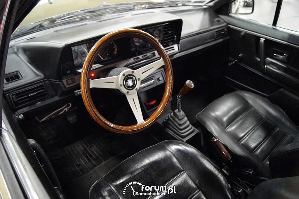 Volkswagen Passat B1, wnętrze