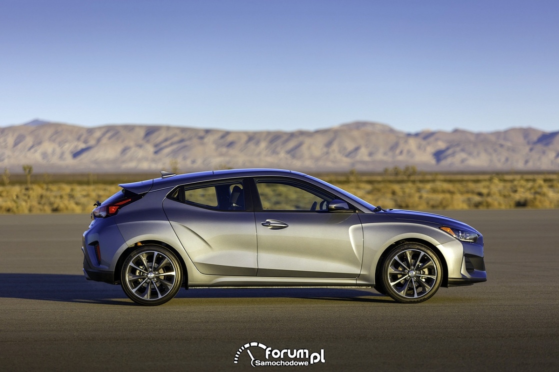 Hyundai Veloster, bok