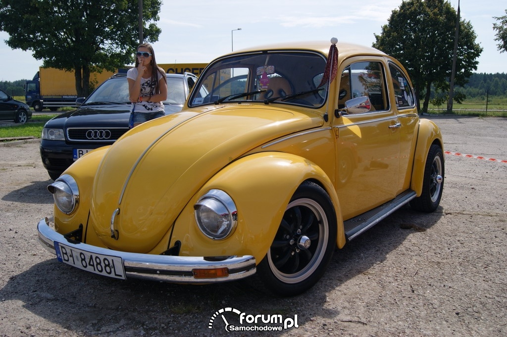 Volkswagen Garbus, przód, żółty