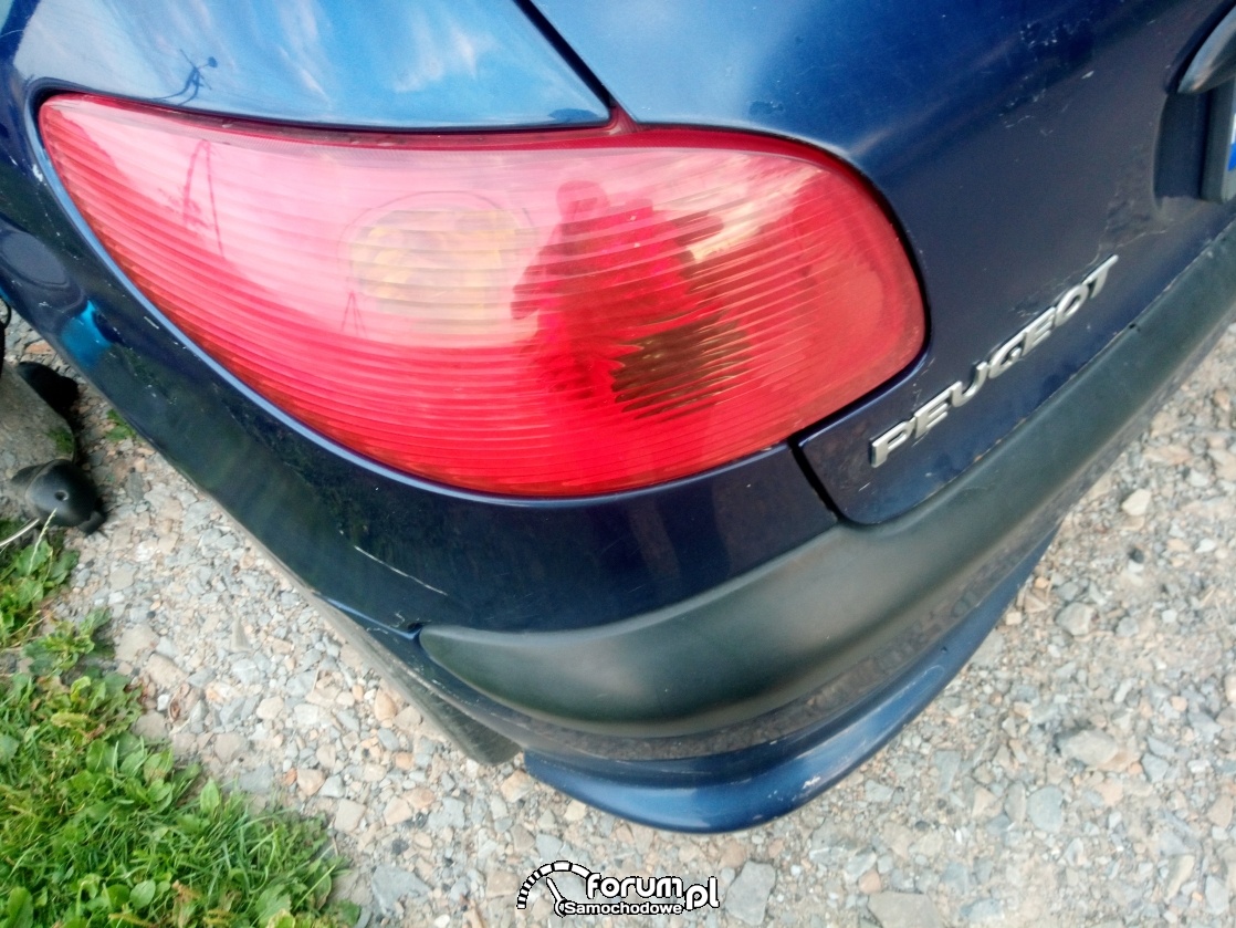 Lewy tylny reflektor Peugeot 206