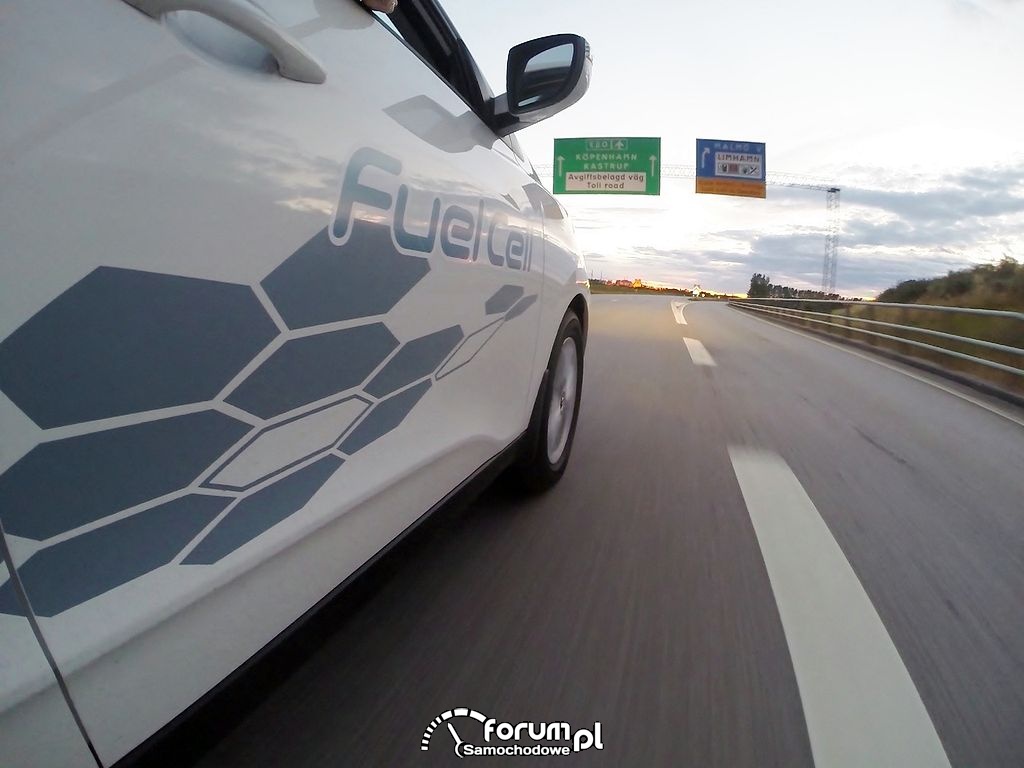 Droga szybkiego ruchu, Hyundai ix35 Fuel Cell zdjęcie