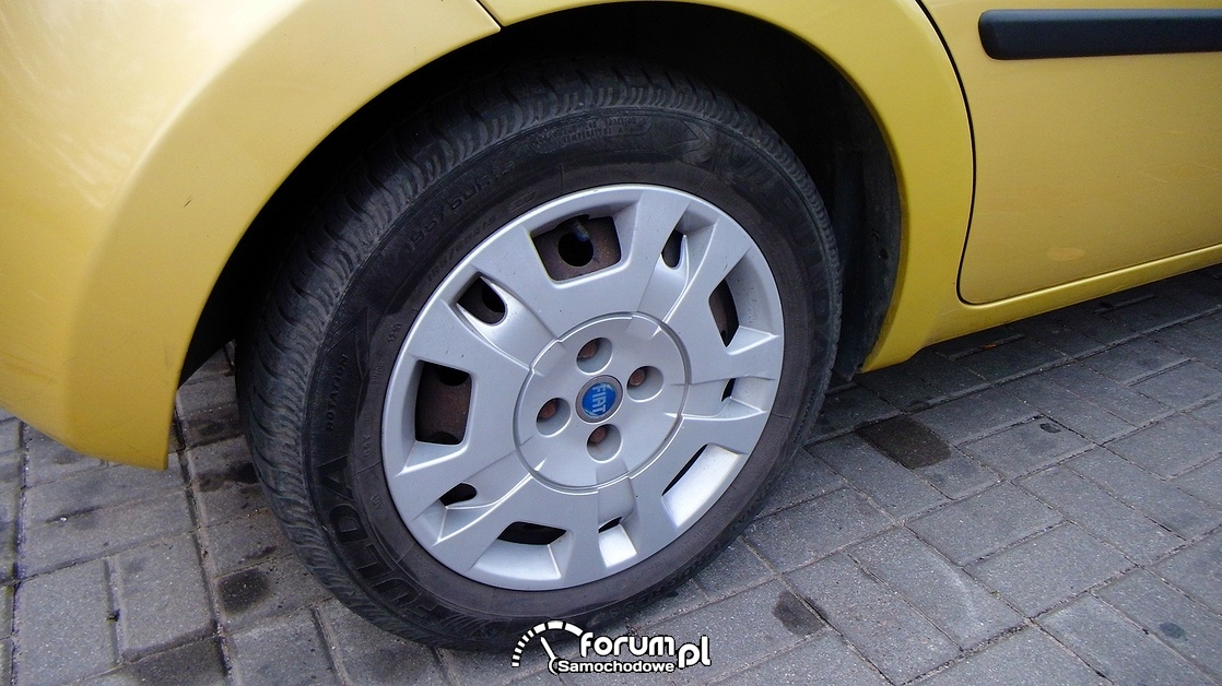 Fiat Idea, tylnie koło, kołpak