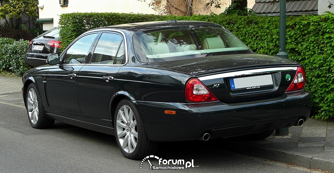 Jaguar XJ 2.7 D (X350, Facelift) – Heckansicht, 17. April 2011, Düsseldorf