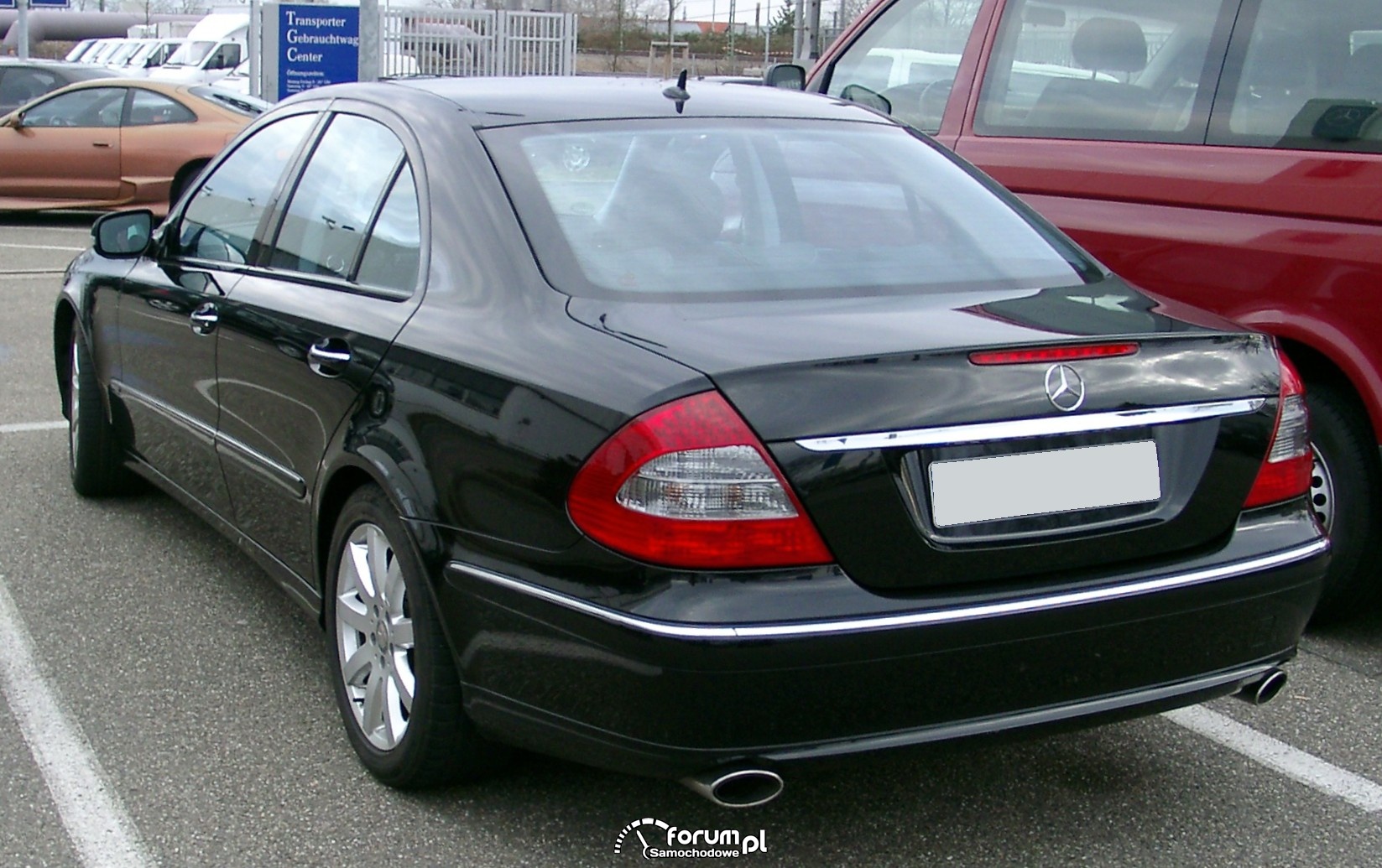Mercedes E-Class W211