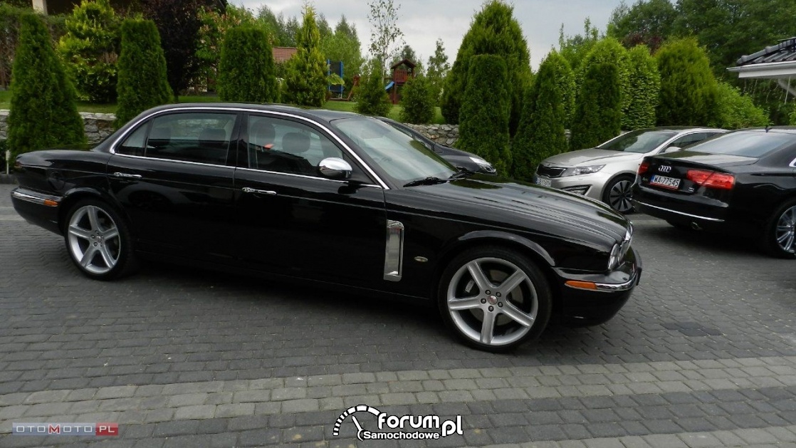 Super V8 Portfolio