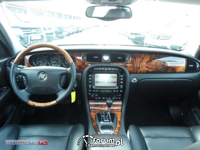 W220