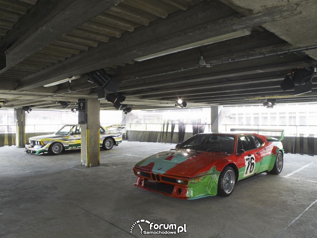 BMW M1 group 4 racing version - 1979 & BMW 320i group 5 racing version - 1977