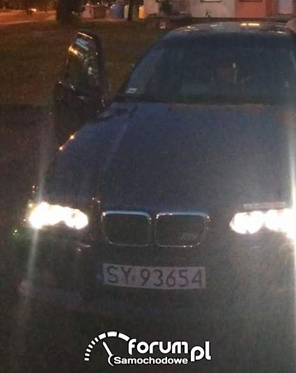 BMW e36 sedan montrealblau