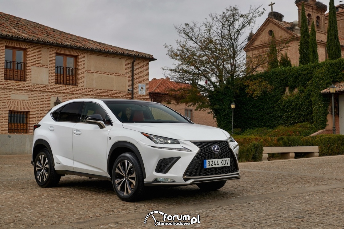 Lexus NX 300h zdjęcie Galeria Lexus