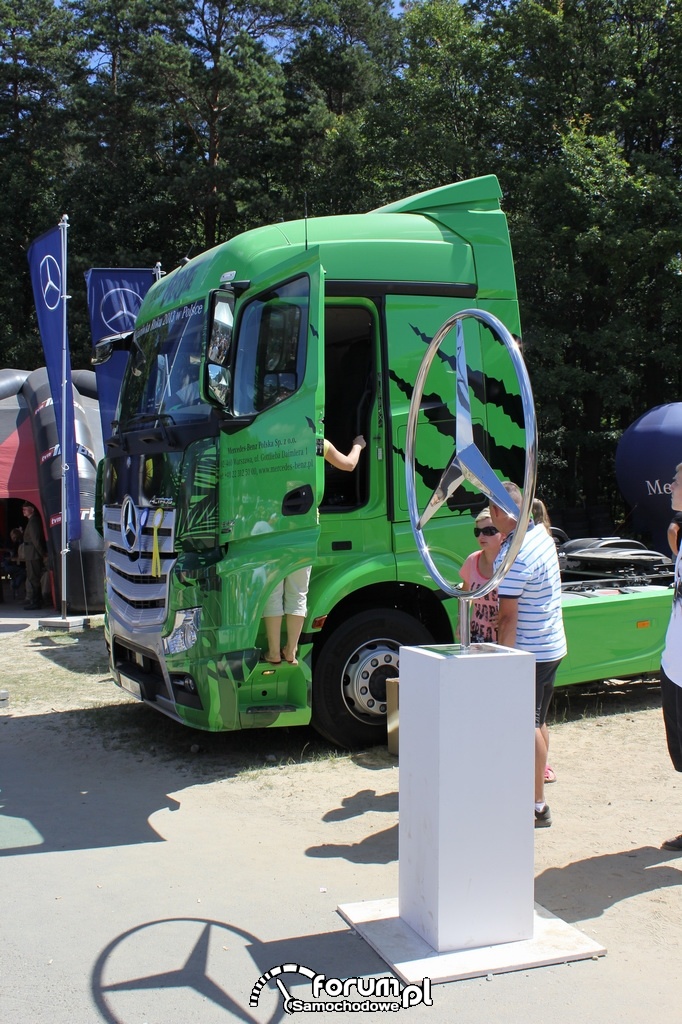 Mercedes Actros 1842