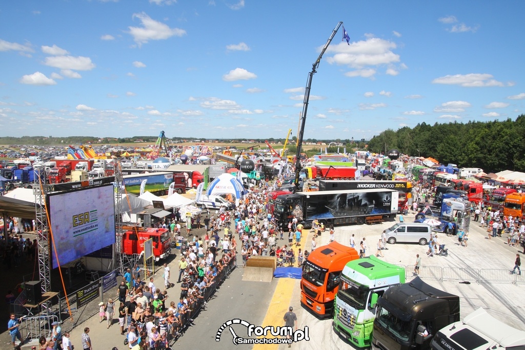 Widok z góry na miasteczko Master Truck