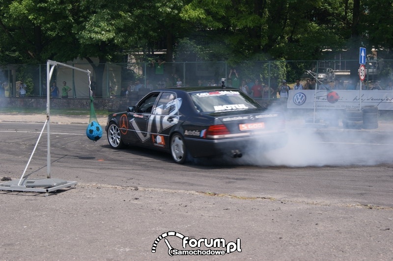 Drift Mercedes V12
