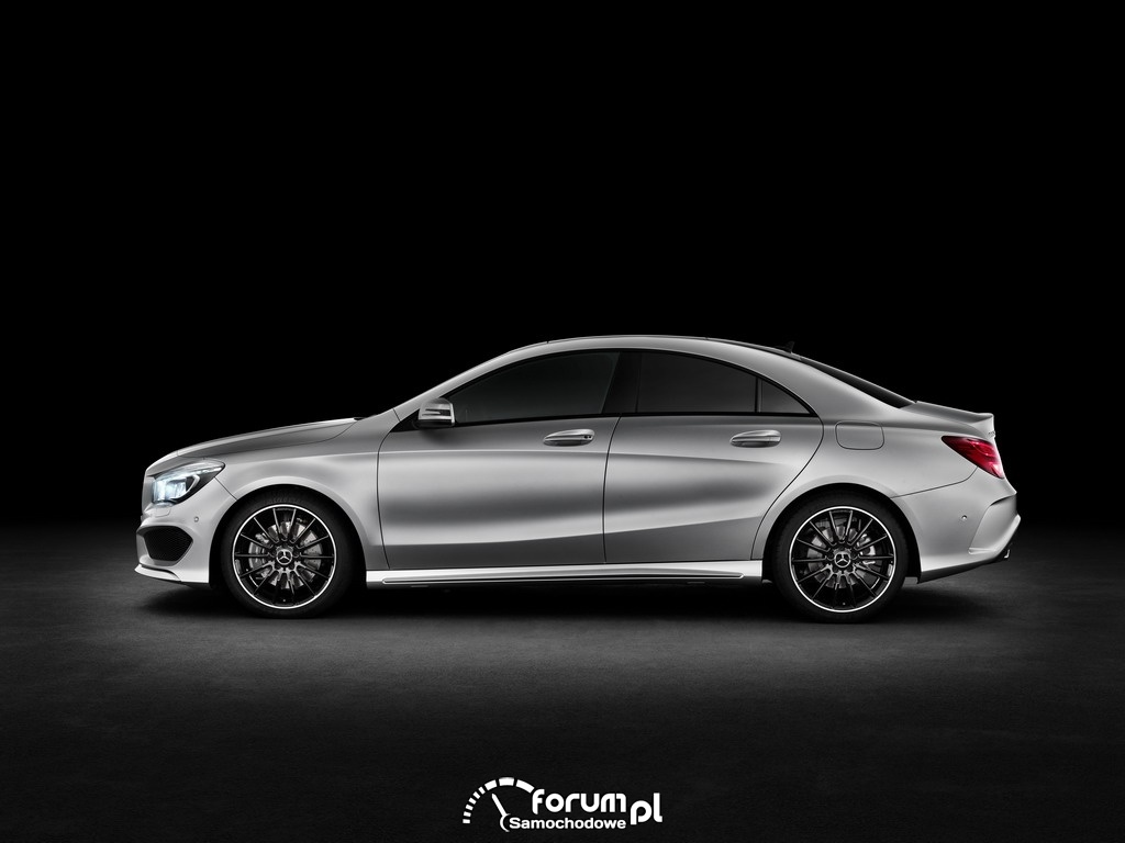 Mercedes-Benz CLA, bok