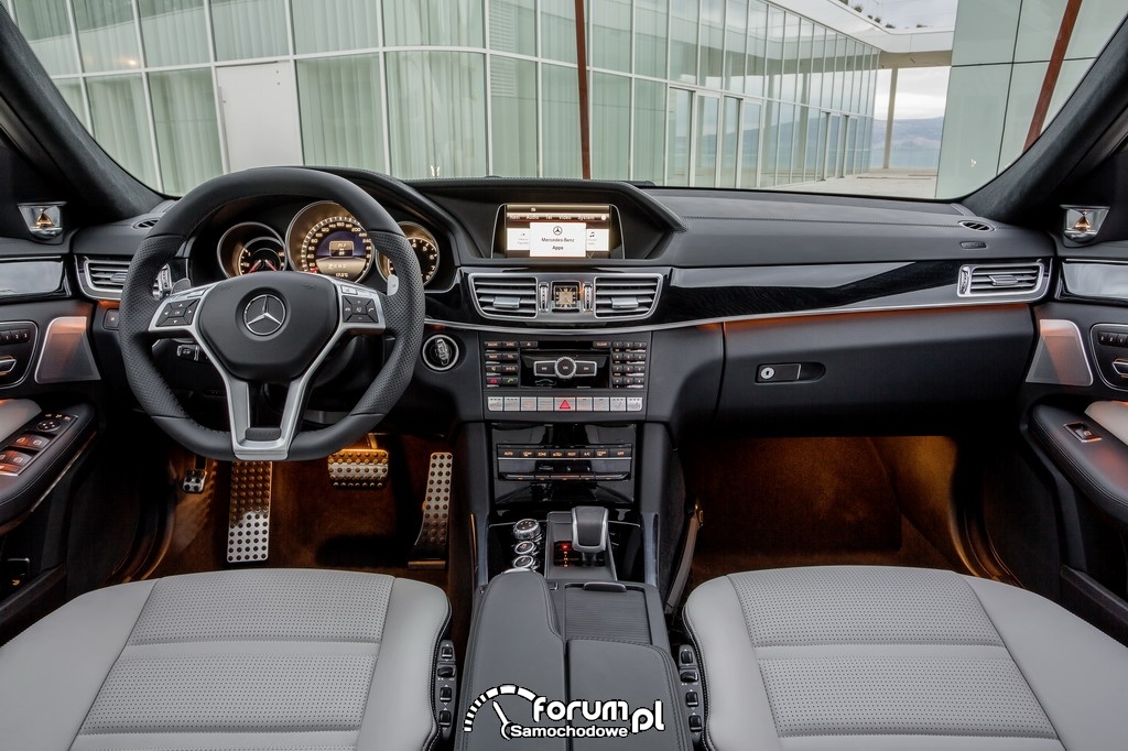 Mercedes-Benz E 63 AMG, wnętrze