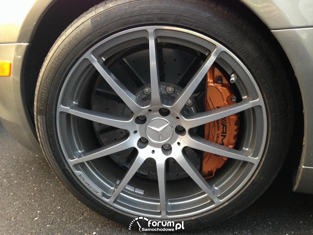 Mercedes-Benz SLS AMG, alufelgi i zaciski hamulcowe