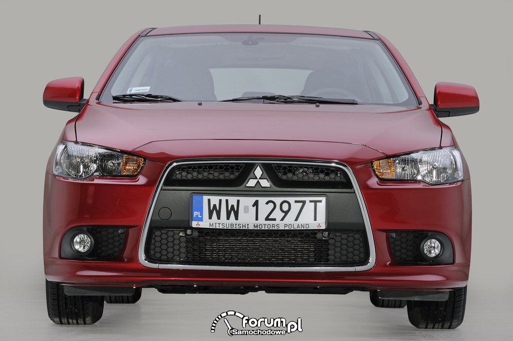Mitsubishi Lancer 2012, przód